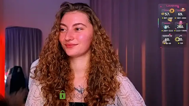 Snapshot of lady_curls chatting on October 8, 9:56 pm lady curls online show from October 8, 9:56 pm