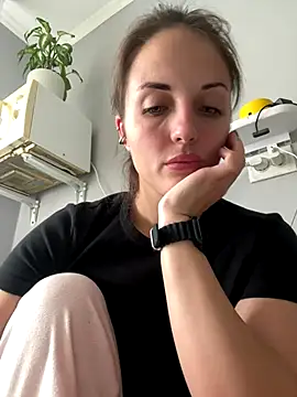 AmiLavs online show from October 18, 11:55 am