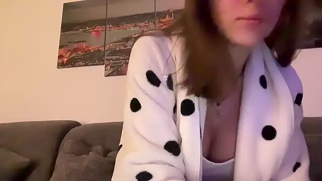 EmilyWi  online show from October 17, 5:04 pm