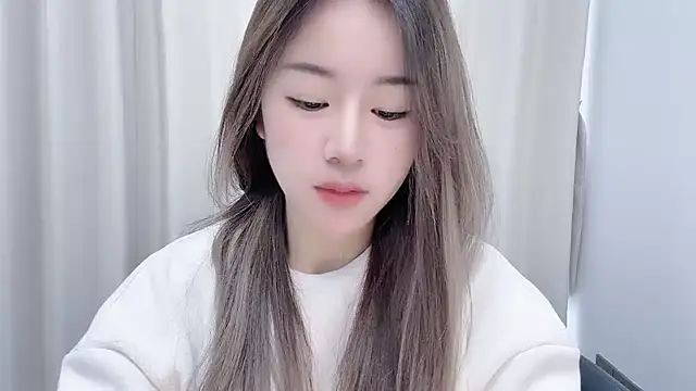 chloe-01 online show from December 7, 4:42 am