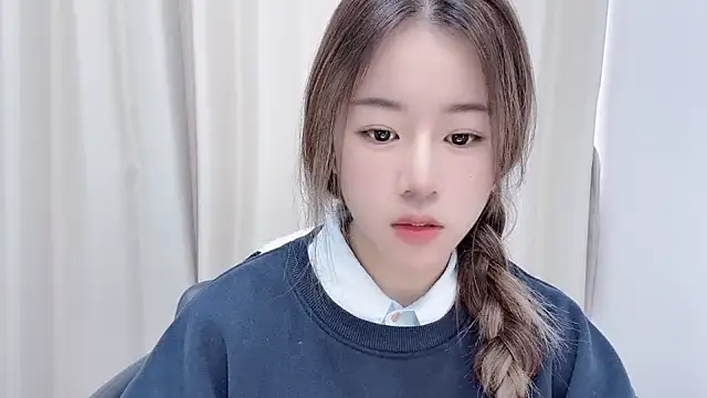 chloe-01 online show from December 16, 4:23 am