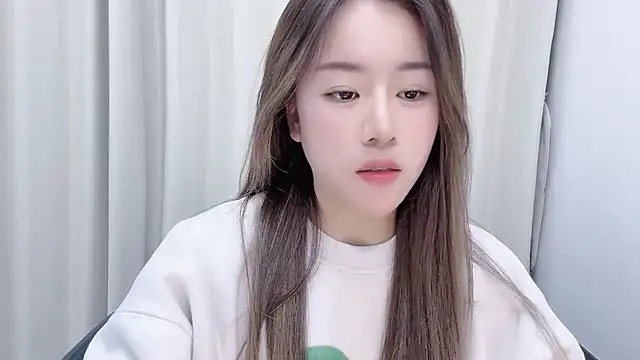 chloe-01 online show from December 21, 12:16 pm