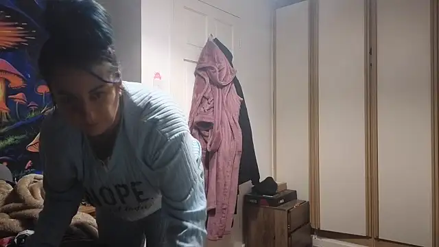 Snapshot of tattoomilf86 chatting on January 6, 2:47 pm tattoomilf86 online show from January 6, 2:47 pm