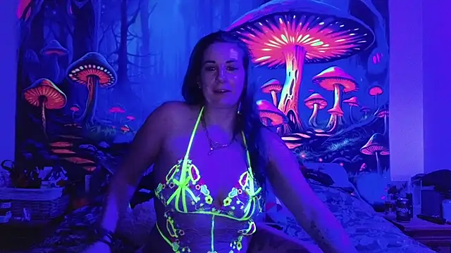 Snapshot of tattoomilf86 chatting on February 8, 8:10 pm tattoomilf86 online show from February 8, 8:10 pm