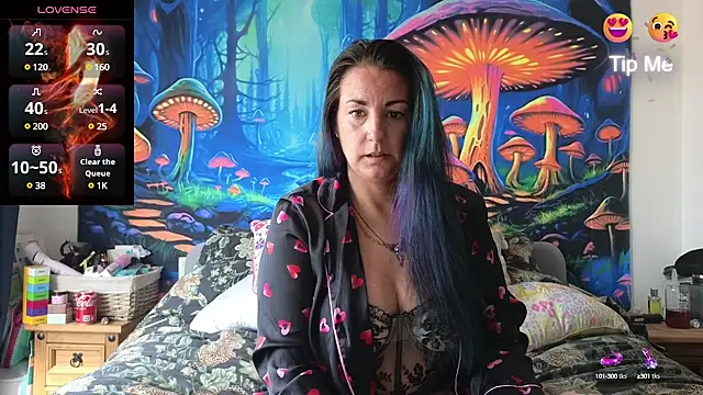 Snapshot of tattoomilf86 chatting on March 16, 2:11 pm tattoomilf86 online show from March 16, 2:11 pm