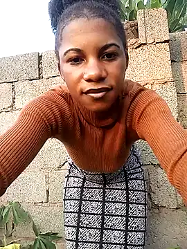 Yourlittlegirl19 online show from December 14, 4:23 am