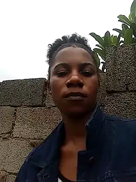 Yourlittlegirl19 online show from December 15, 5:23 am
