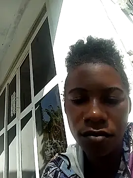 Yourlittlegirl19 online show from December 18, 7:04 am