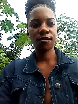 Yourlittlegirl19 online show from December 20, 4:42 am