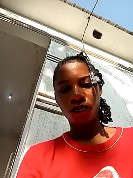 Yourlittlegirl19 online show from December 31, 5:00 am