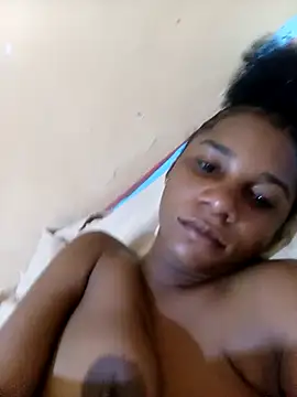 Yourlittlegirl19 online show from February 13, 7:10 pm