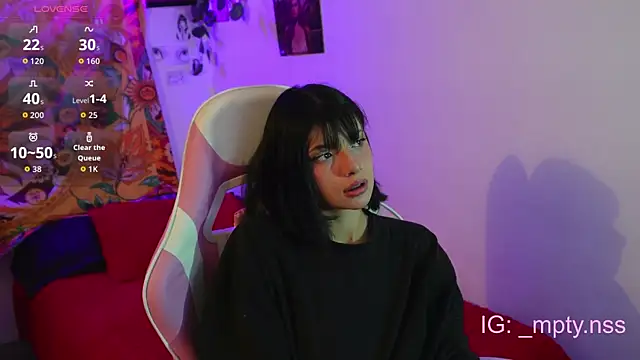 HiScarlett online show from November 11, 9:42 am