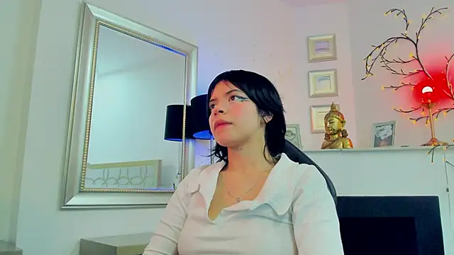 Snapshot of NattashaHotson chatting on January 8, 10:15 am NattashaHotson online show from January 8, 10:15 am