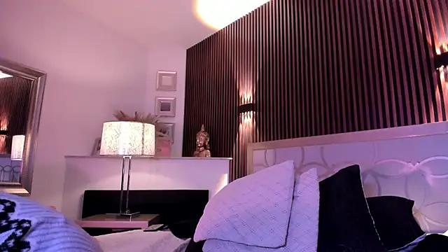 Snapshot of NattashaHotson chatting on October 30, 9:55 am NattashaHotson online show from October 30, 9:55 am