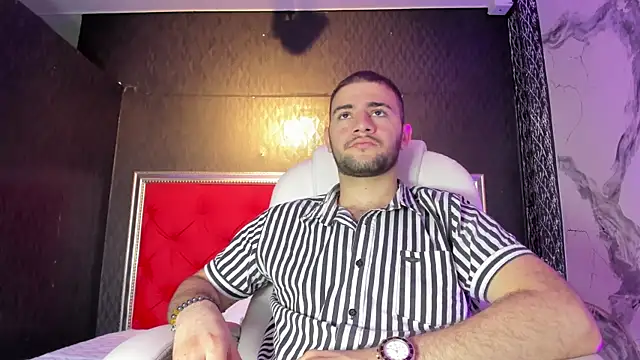 Snapshot of MaximusDick1_ chatting on December 9, 12:19 pm MaximusDick1 online show from December 9, 12:19 pm