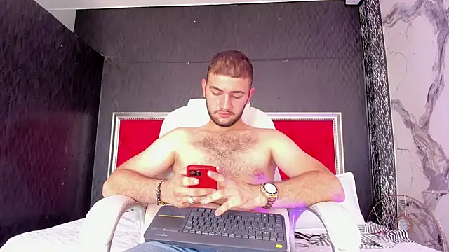 Snapshot of MaximusDick1_ chatting on December 9, 6:46 pm MaximusDick1 online show from December 9, 6:46 pm