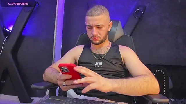 Snapshot of MaximusDick1_ chatting on September 12, 3:50 am MaximusDick1 online show from September 12, 3:50 am