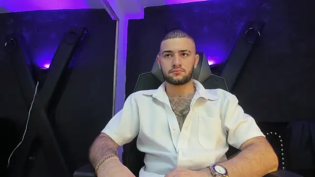 Snapshot of MaximusDick1_ chatting on September 13, 5:07 am MaximusDick1 online show from September 13, 5:07 am