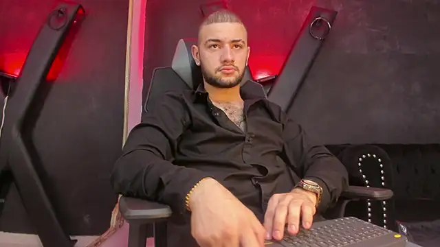 Snapshot of MaximusDick1_ chatting on September 20, 3:29 am MaximusDick1 online show from September 20, 3:29 am