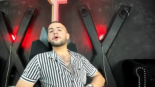 Snapshot of MaximusDick1_ chatting on September 26, 3:54 am MaximusDick1 online show from September 26, 3:54 am