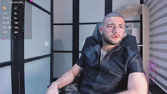 Snapshot of MaximusDick1_ chatting on September 27, 8:03 pm MaximusDick1 online show from September 27, 8:03 pm