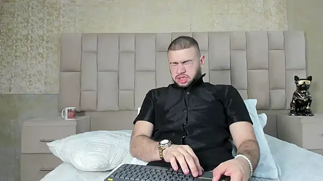 Snapshot of MaximusDick1_ chatting on October 11, 3:28 am MaximusDick1 online show from October 11, 3:28 am