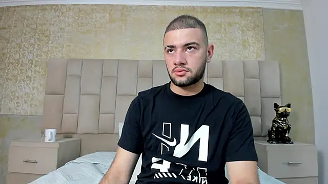 Snapshot of MaximusDick1_ chatting on October 12, 3:49 am MaximusDick1 online show from October 12, 3:49 am