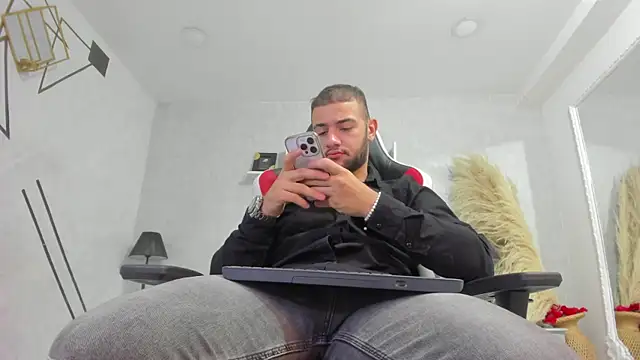 MaximusDick1  online show from May 16, 11:42 am