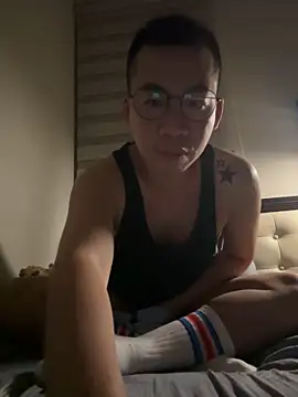 Snapshot of lucaboggy chatting on November 8, 8:40 pm lucaboggy online show from November 8, 8:40 pm