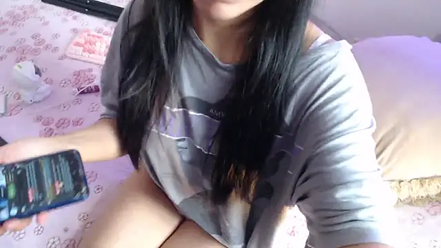 Snapshot of sofi_soft_ chatting on December 17, 7:09 pm sofi soft online show from December 17, 7:09 pm