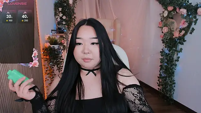 mei honey  online show from December 18, 5:31 pm