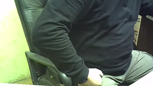 Snapshot of nikdov3 chatting on September 18, 4:36 am nikdov3 online show from September 18, 4:36 am