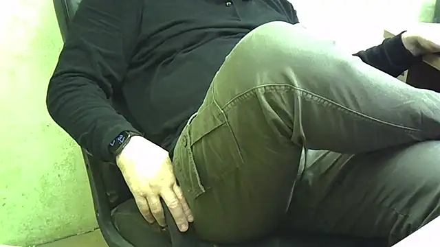 Snapshot of nikdov3 chatting on September 25, 4:38 am nikdov3 online show from September 25, 4:38 am