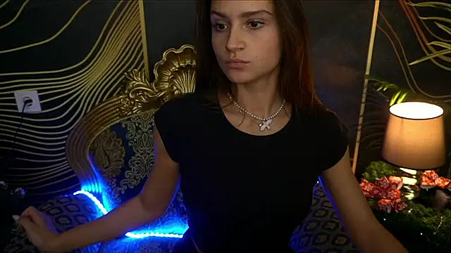 ValeryRoyale online show from December 3, 6:49 pm