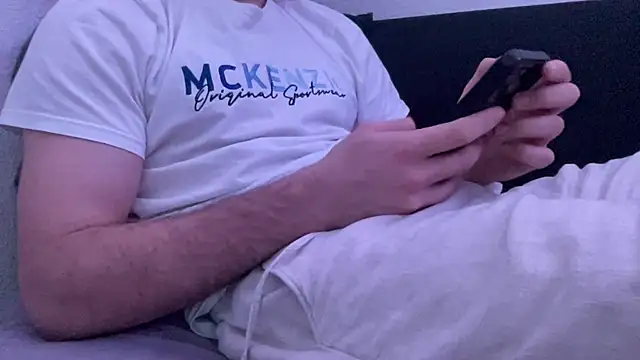 Snapshot of leonicecock0 chatting on December 6, 11:25 pm leonicecock0 online show from December 6, 11:25 pm