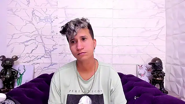 Snapshot of Im_Milan_Rs chatting on February 1, 3:08 am Im Milan Rs online show from February 1, 3:08 am