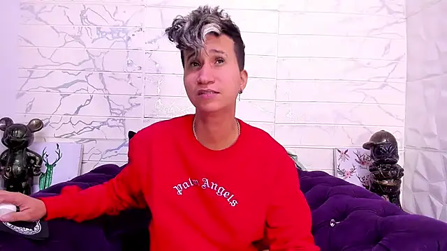 Snapshot of Im_Milan_Rs chatting on February 1, 10:26 am Im Milan Rs online show from February 1, 10:26 am