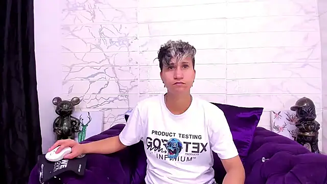 Snapshot of Im_Milan_Rs chatting on February 3, 12:04 am Im Milan Rs online show from February 3, 12:04 am