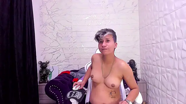 Snapshot of Im_Milan_Rs chatting on February 4, 3:22 am Im Milan Rs online show from February 4, 3:22 am