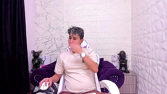 Snapshot of Im_Milan_Rs chatting on February 5, 12:10 am Im Milan Rs online show from February 5, 12:10 am