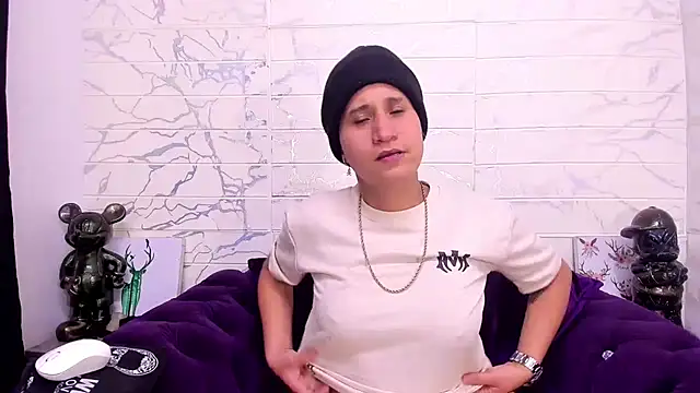 Snapshot of Im_Milan_Rs chatting on February 5, 6:46 am Im Milan Rs online show from February 5, 6:46 am