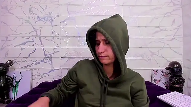 Snapshot of Im_Milan_Rs chatting on February 6, 3:27 am Im Milan Rs online show from February 6, 3:27 am