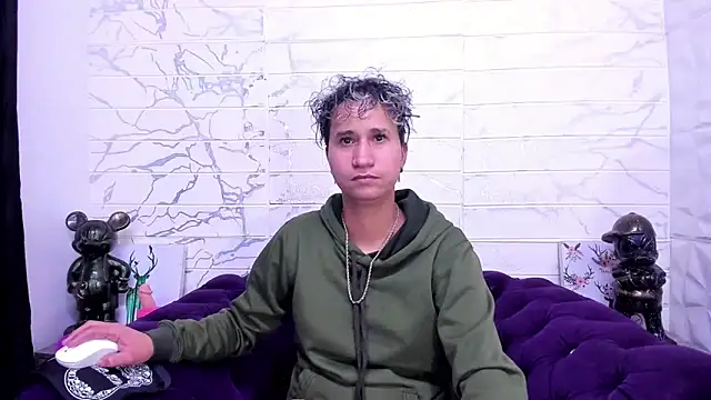 Snapshot of Im_Milan_Rs chatting on February 6, 6:40 am Im Milan Rs online show from February 6, 6:40 am