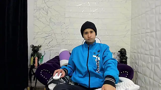 Snapshot of Im_Milan_Rs chatting on February 8, 12:06 am Im Milan Rs online show from February 8, 12:06 am