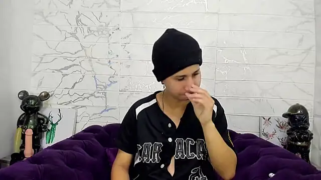 Snapshot of Im_Milan_Rs chatting on February 8, 6:54 am Im Milan Rs online show from February 8, 6:54 am