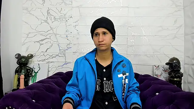 Snapshot of Im_Milan_Rs chatting on February 8, 9:56 am Im Milan Rs online show from February 8, 9:56 am