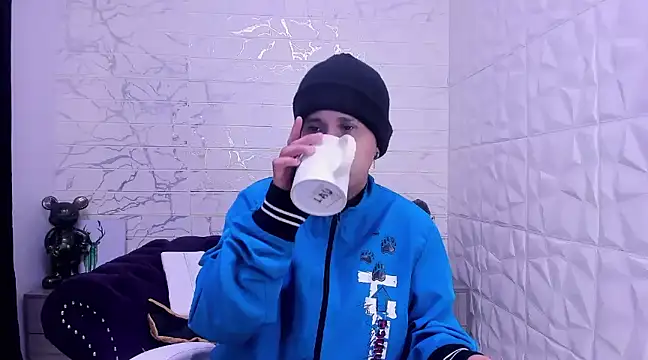 Snapshot of Im_Milan_Rs chatting on February 11, 12:17 am Im Milan Rs online show from February 11, 12:17 am