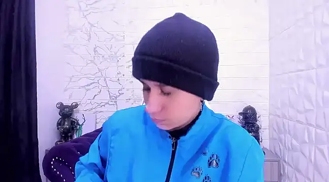 Snapshot of Im_Milan_Rs chatting on February 11, 3:18 am Im Milan Rs online show from February 11, 3:18 am