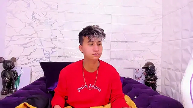 Snapshot of Im_Milan_Rs chatting on February 19, 6:44 am Im Milan Rs online show from February 19, 6:44 am