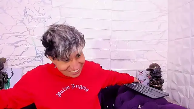 Snapshot of Im_Milan_Rs chatting on February 19, 9:50 am Im Milan Rs online show from February 19, 9:50 am